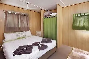 Mapleton Cabins & Caravan Park 3*,